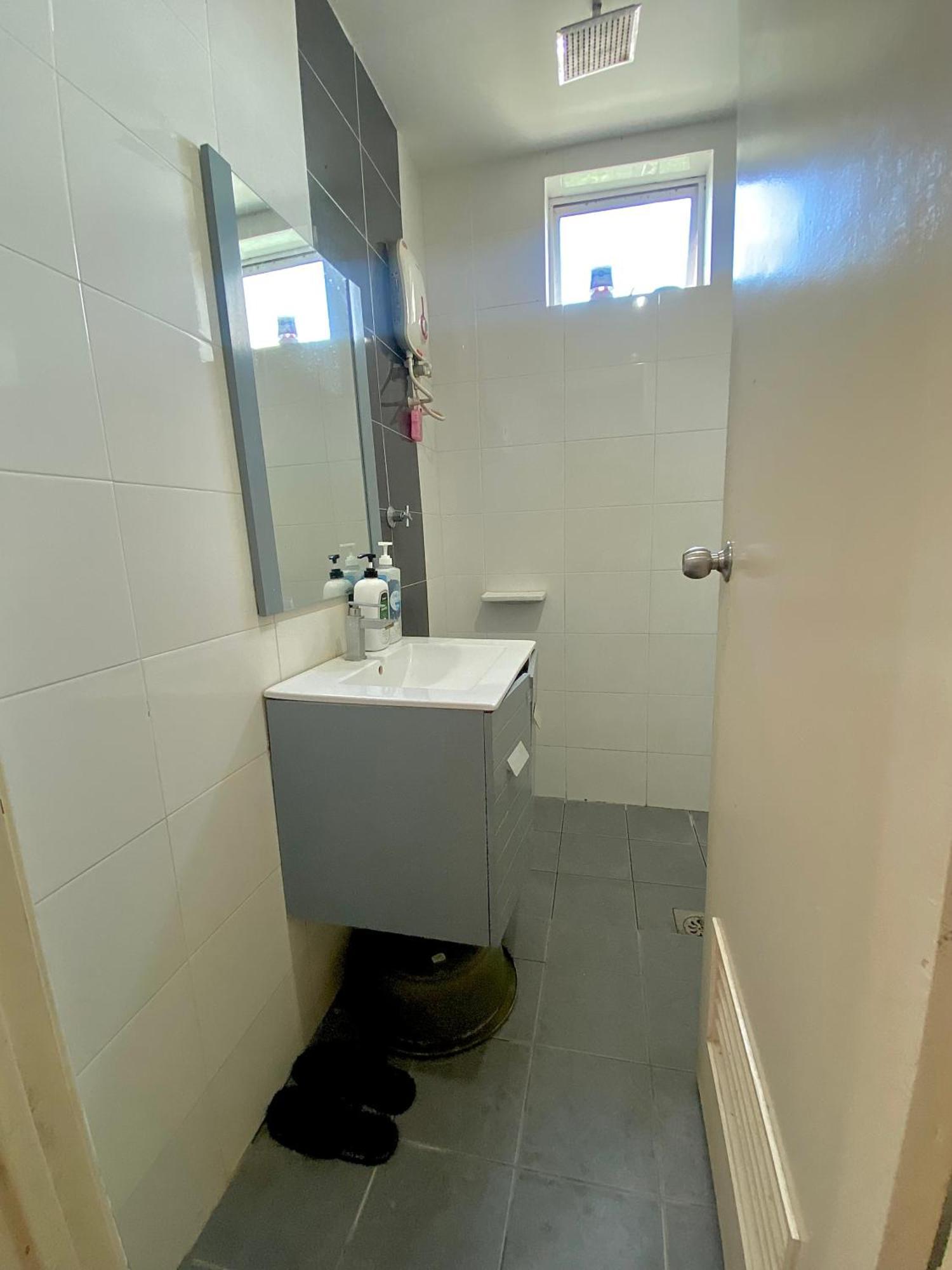 Apartment Private Viana Court Service 5