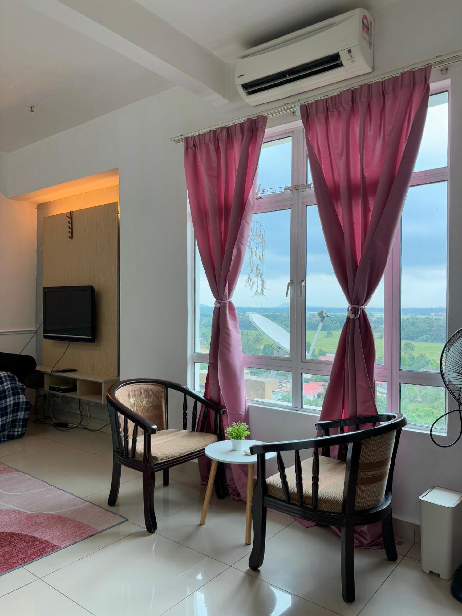 Private Viana Court Service 5 Apartment