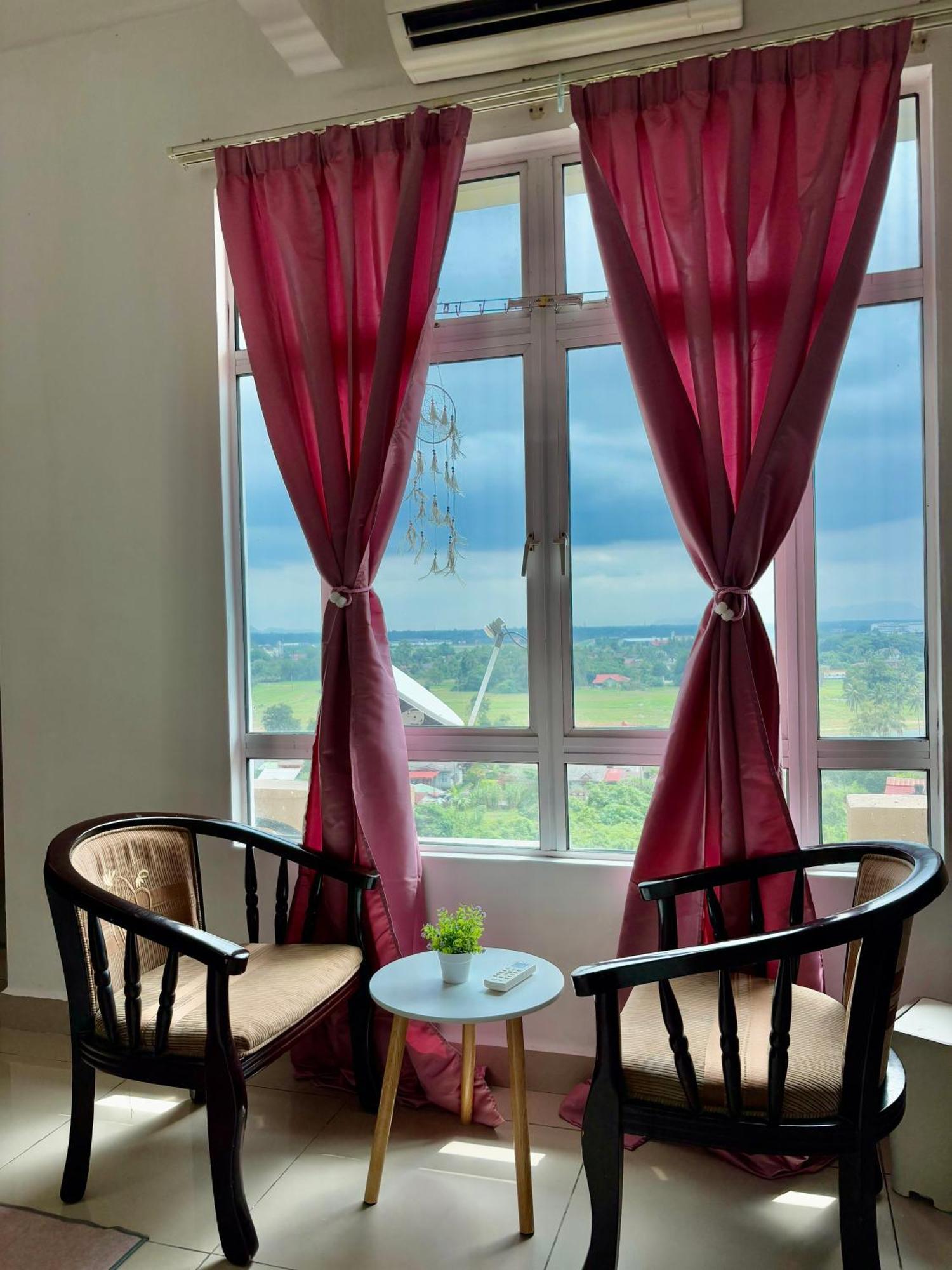 Apartment Private Viana Court Service 5