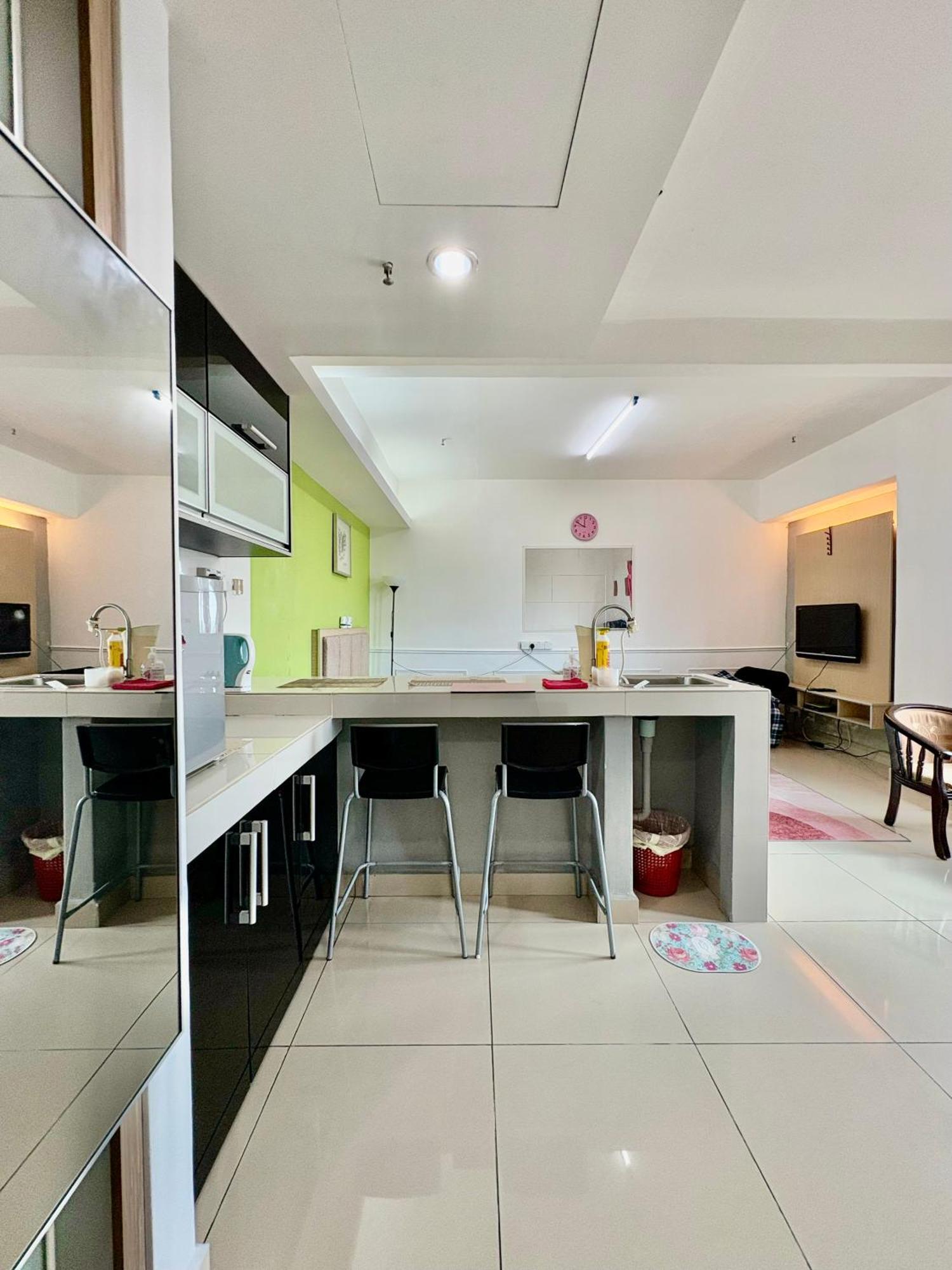 Private Viana Court Service 5 *